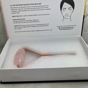 LA VIE EN ROSE QUARTZ FACE ROLLER